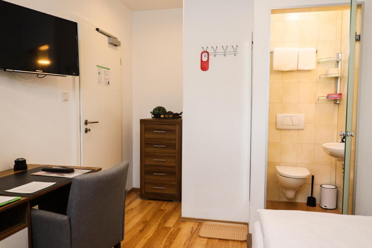 Gaestehaus Zur Linde Ingolstadt Esterno foto